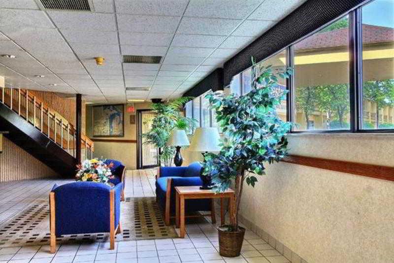 Days Inn & Suites By Wyndham Madison Heights Mi Bagian luar foto