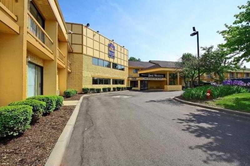 Days Inn & Suites By Wyndham Madison Heights Mi Bagian luar foto