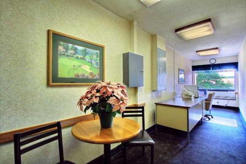 Days Inn & Suites By Wyndham Madison Heights Mi Bagian luar foto