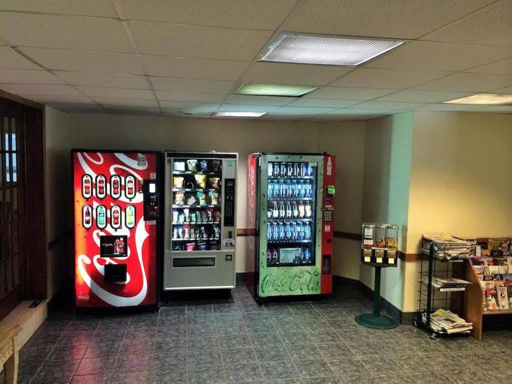 Days Inn & Suites By Wyndham Madison Heights Mi Bagian luar foto